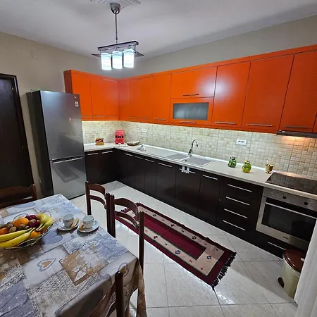 Linda's Nyaraló Berat